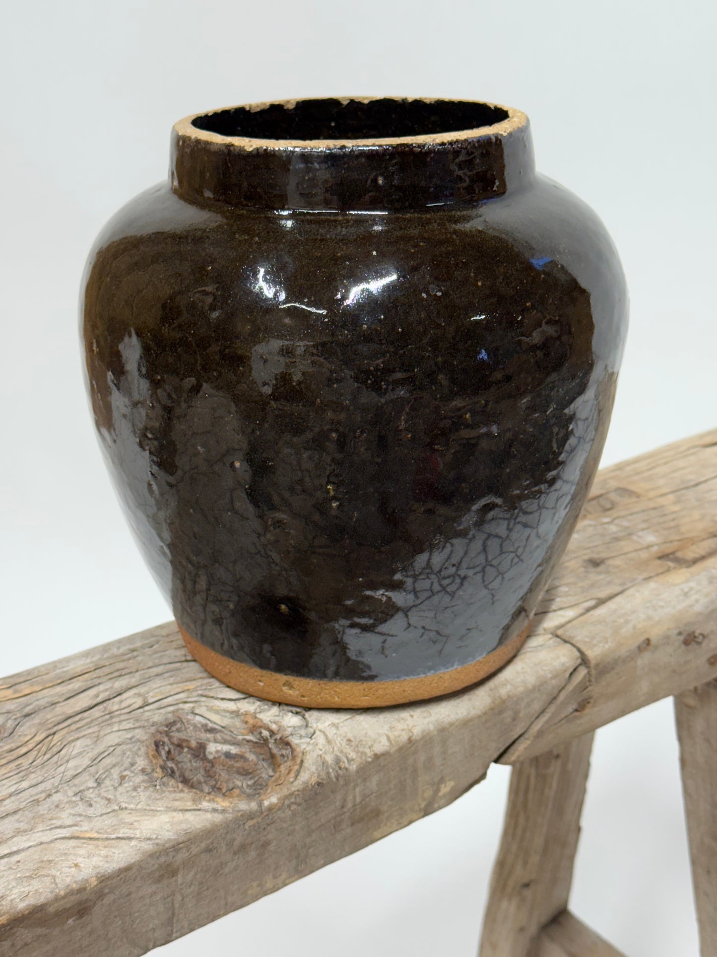 Vintage Chinese glossy vase