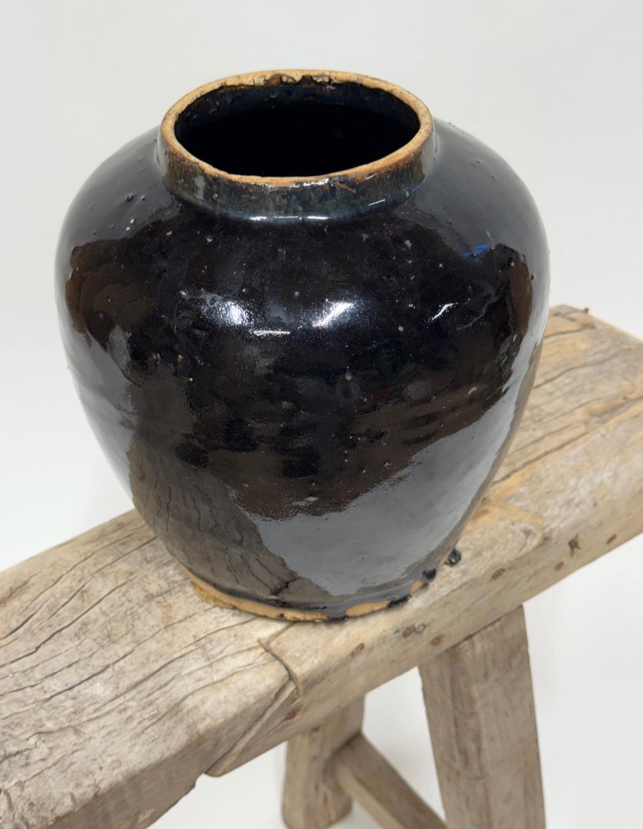 Vintage Chinese glossy vase