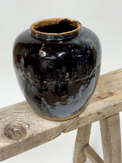 Vintage Chinese glossy vase