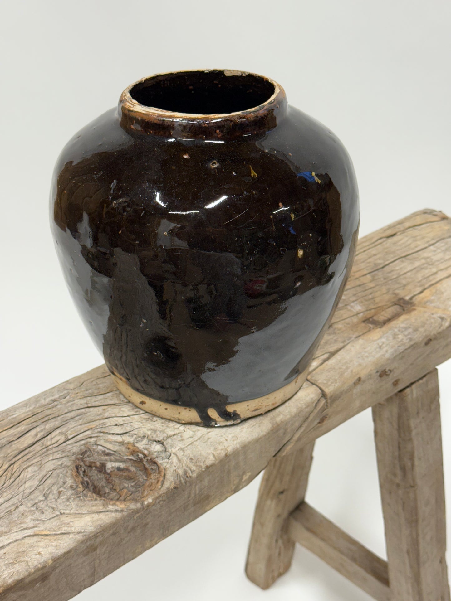 Vintage Chinese glossy vase