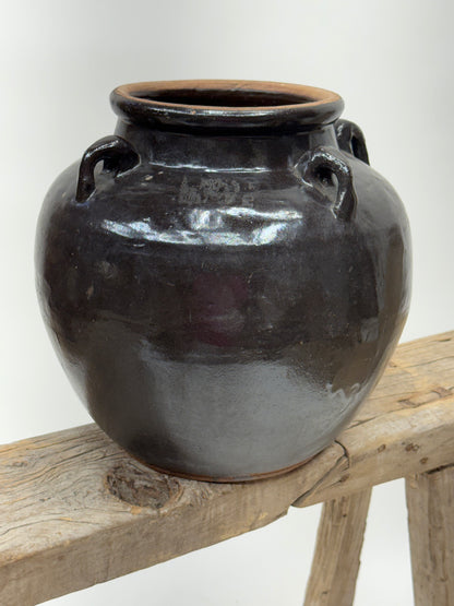 Vintage Chinese glossy vase