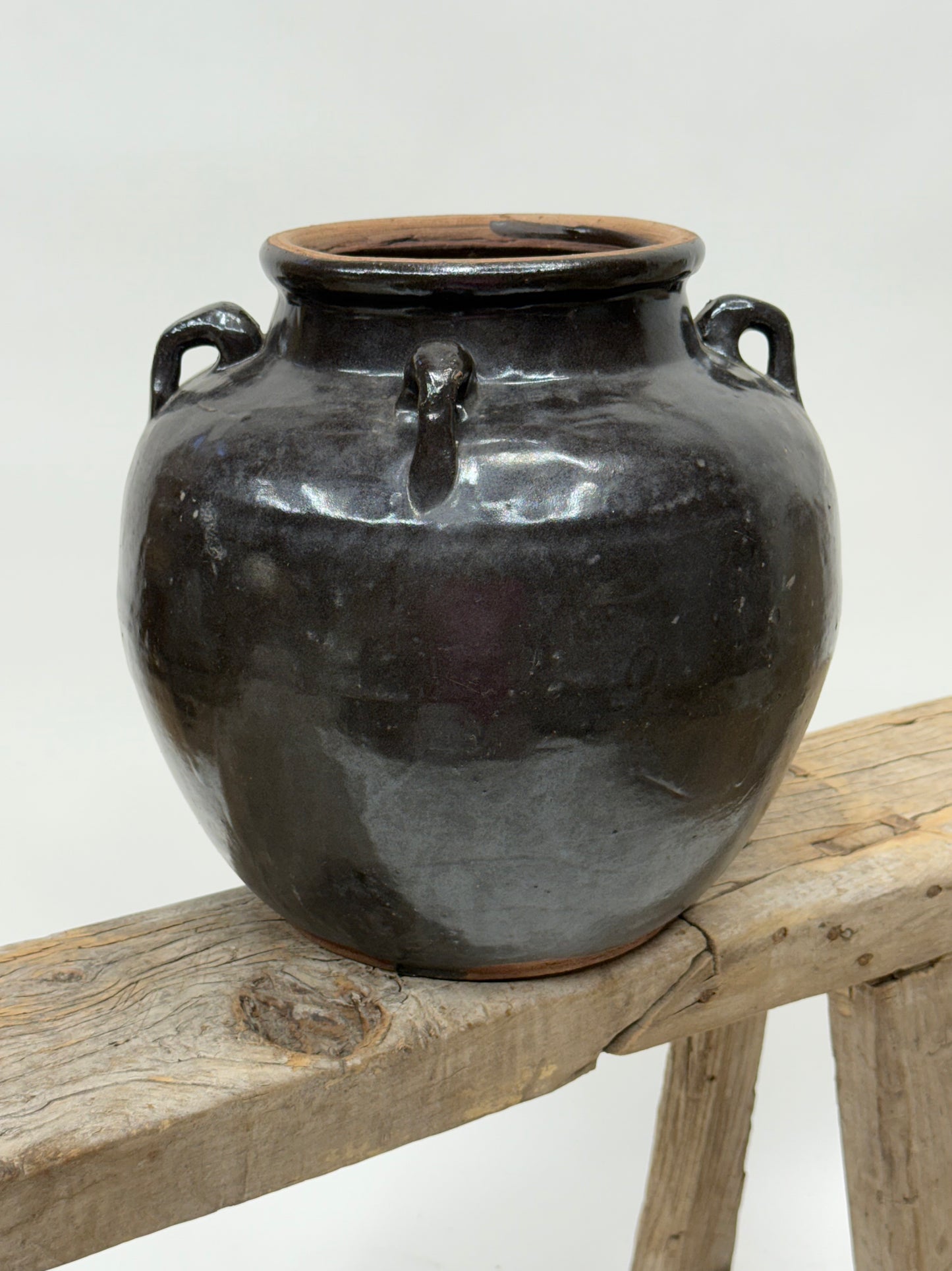 Vintage Chinese glossy vase