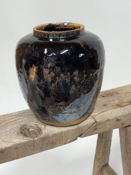 Vintage Chinese glossy vase