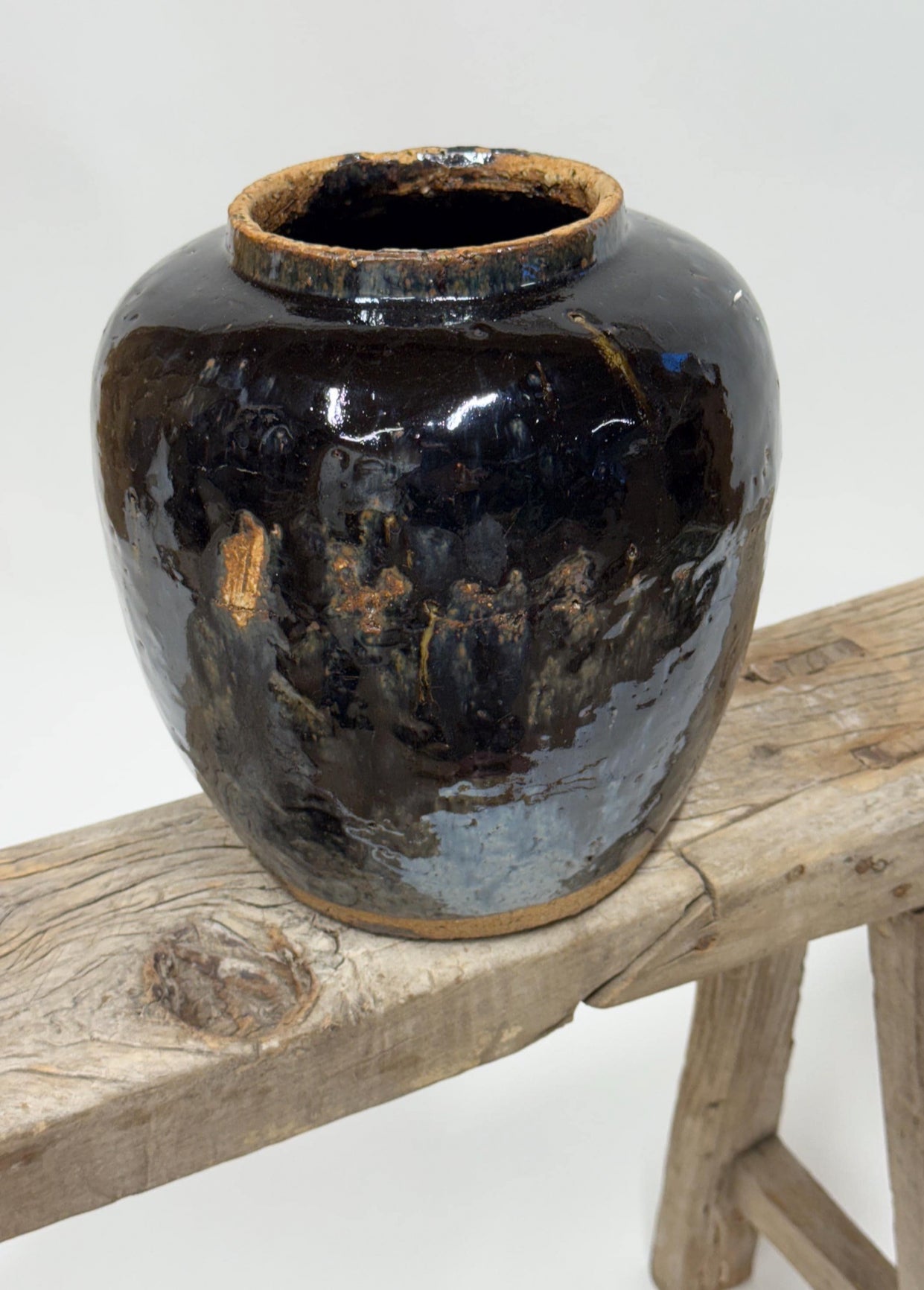 Vintage Chinese glossy vase