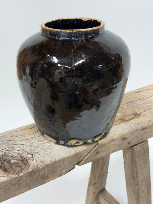 Vintage Chinese glossy vase
