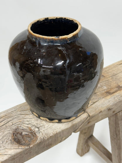 Vintage Chinese glossy vase