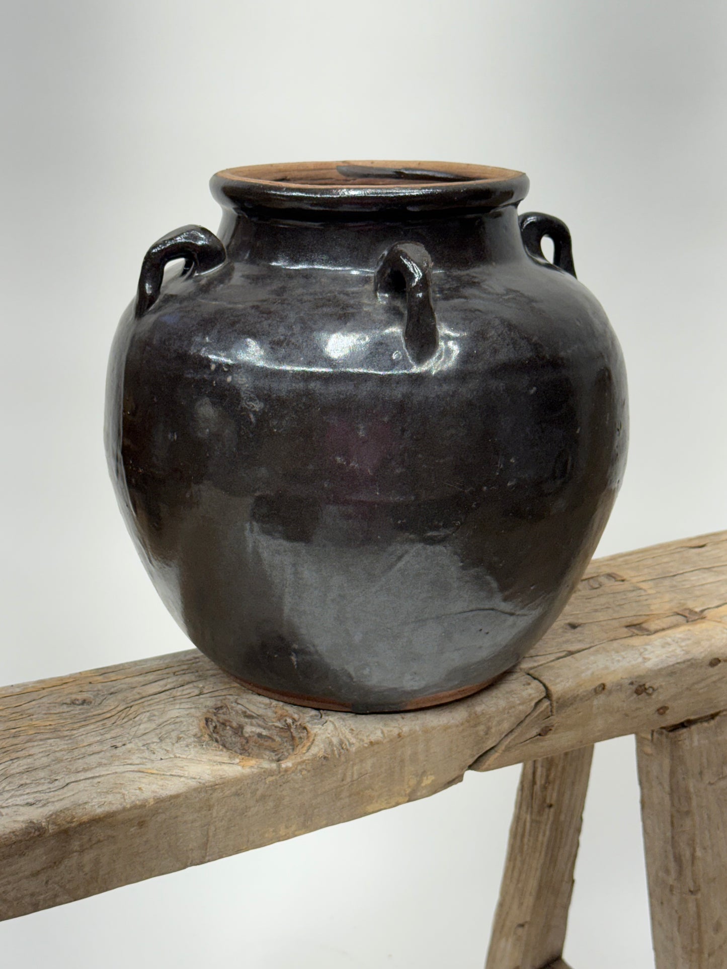 Vintage Chinese glossy vase