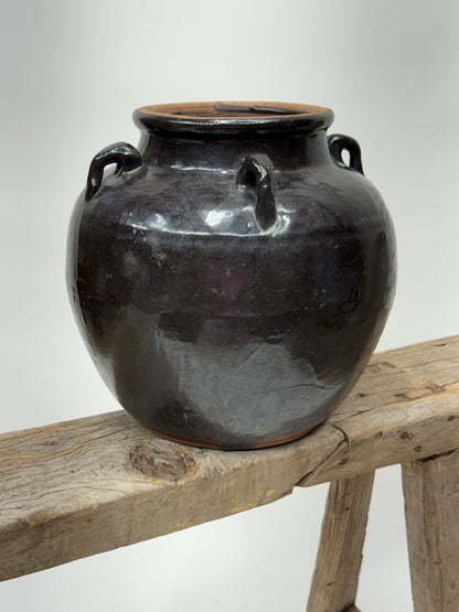 Vintage Chinese glossy vase