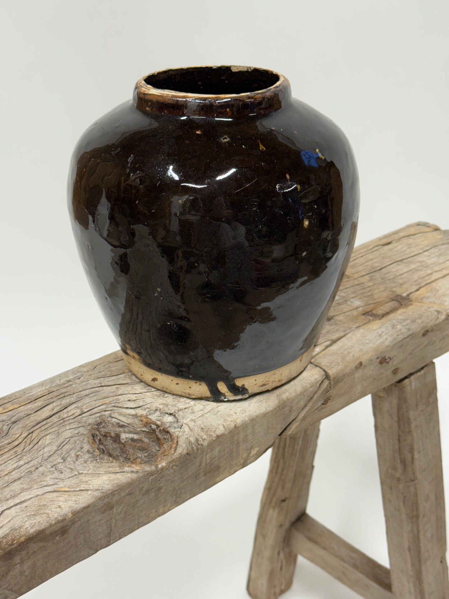 Vintage Chinese glossy vase
