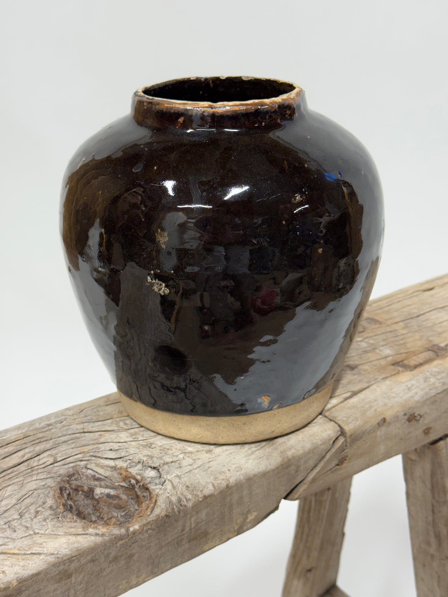 Vintage Chinese glossy vase
