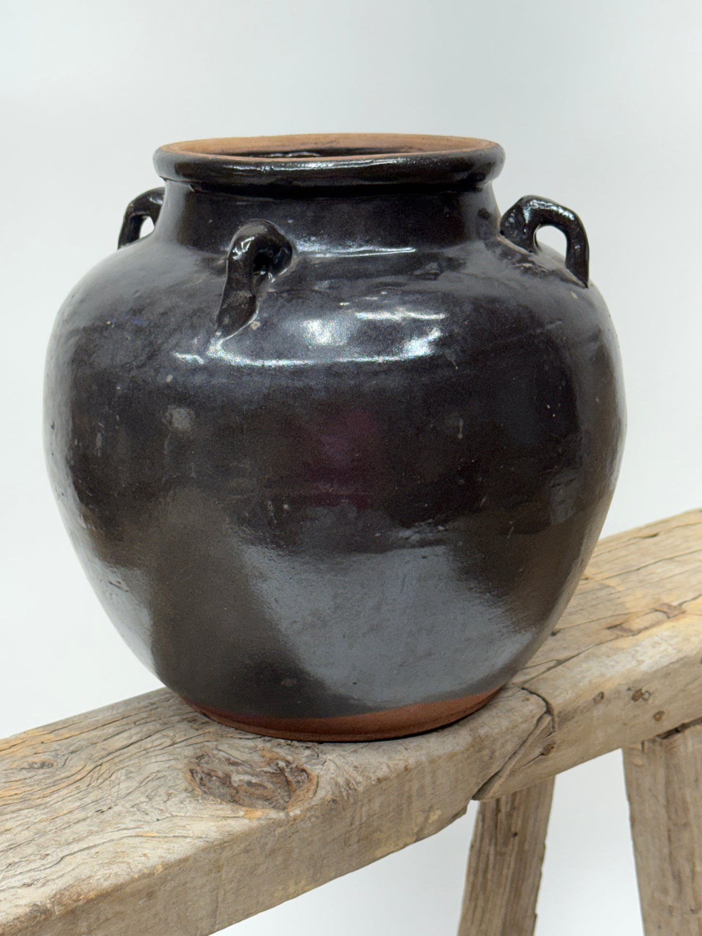 Vintage Chinese glossy vase