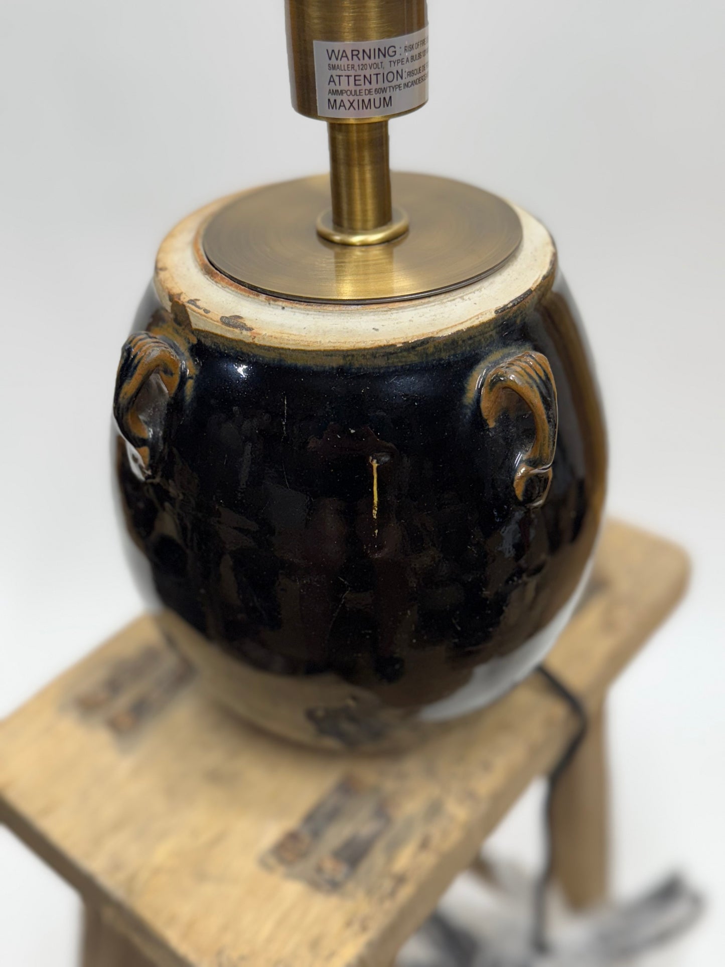 Glossy Chinese Pot Lamp