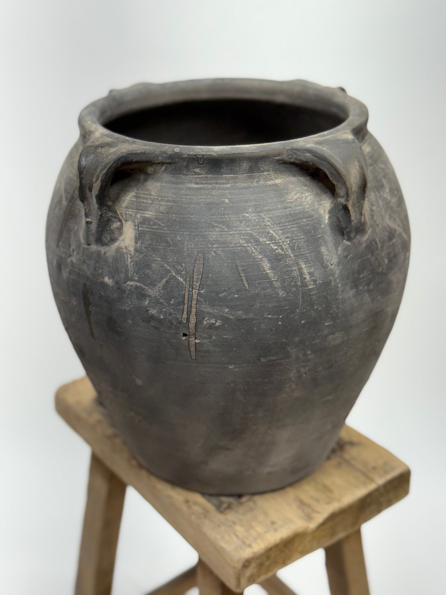 Large Chinese Water pot