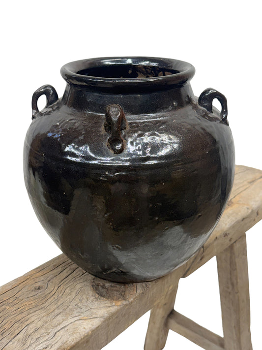 Vintage Chinese glossy vase